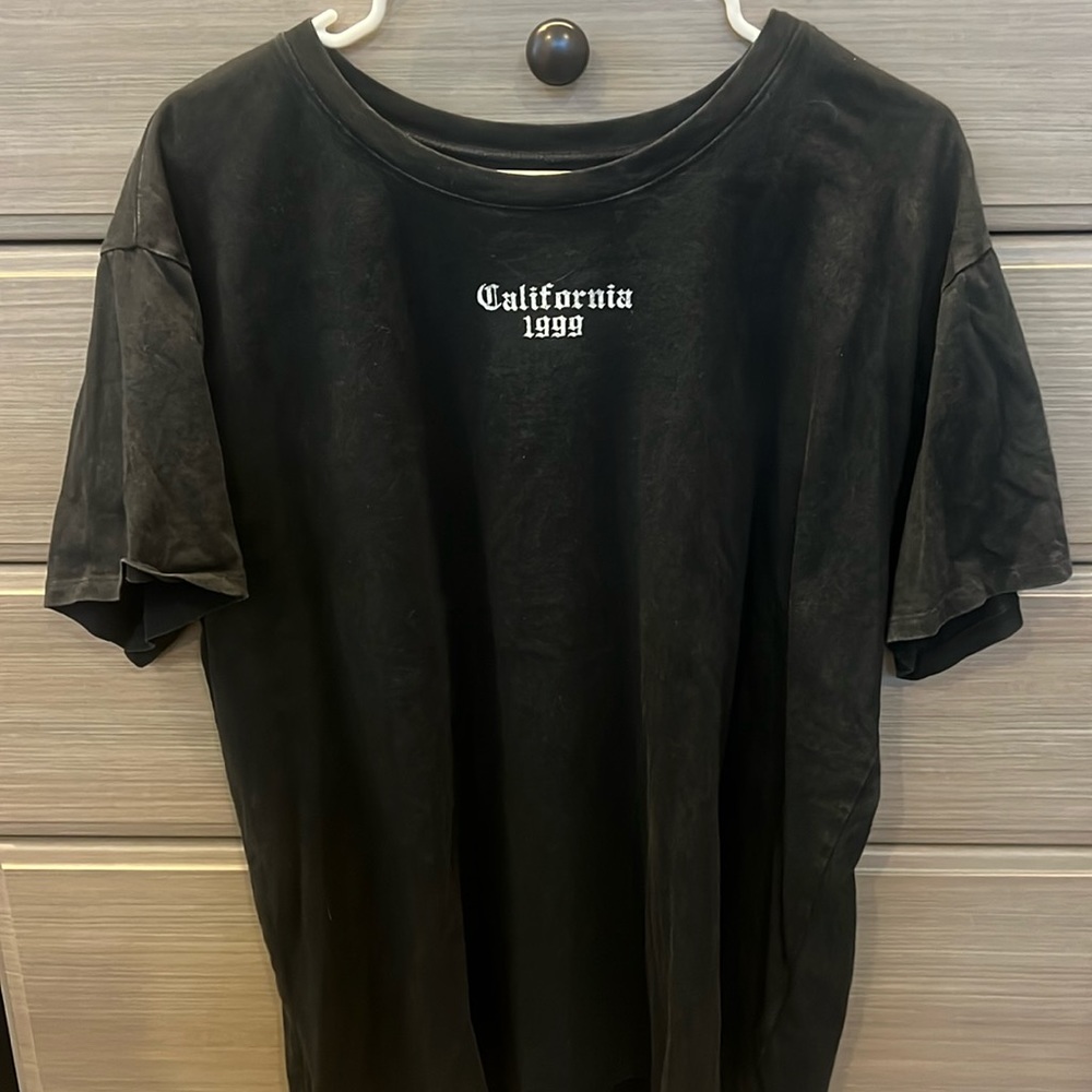 Hollister Graphic Tee